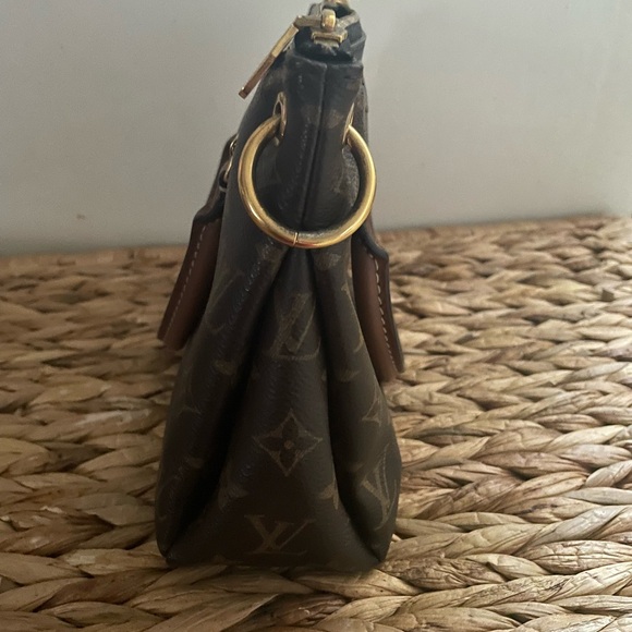 Louis Vuitton Monogram Pallas BB crossbody bag - Picture 5 of 16